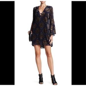 ASTR The Label Cold‎ Shoulders Dress